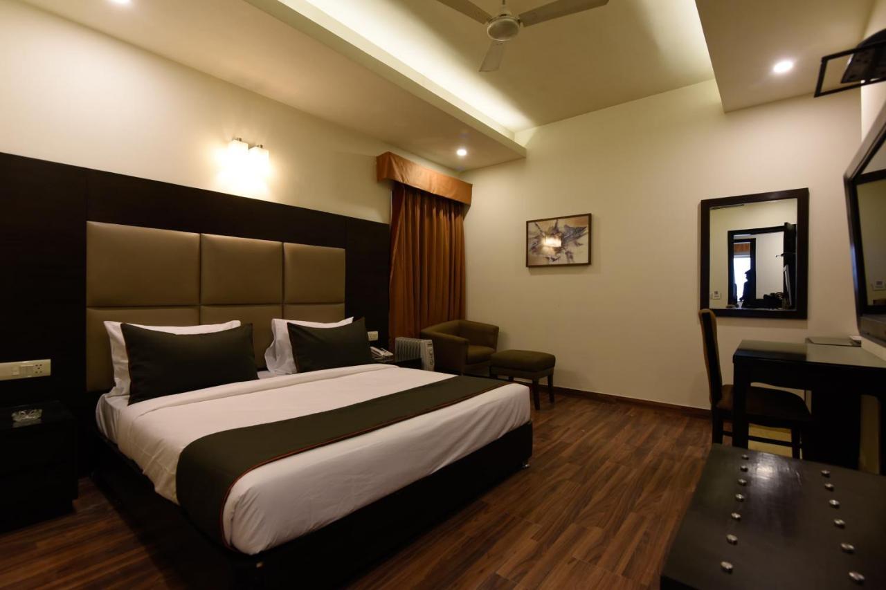Hotel Collection O 39727 Tidel Park Pilamedu Exterior foto